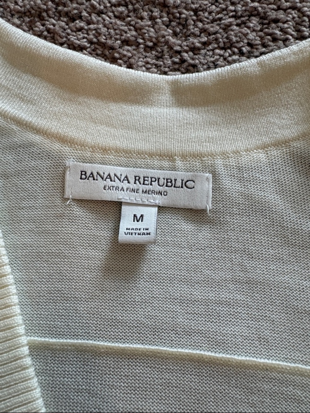 Banana Republic Ivory V-Neck Button Front Cardigan - Picture 3 of 4